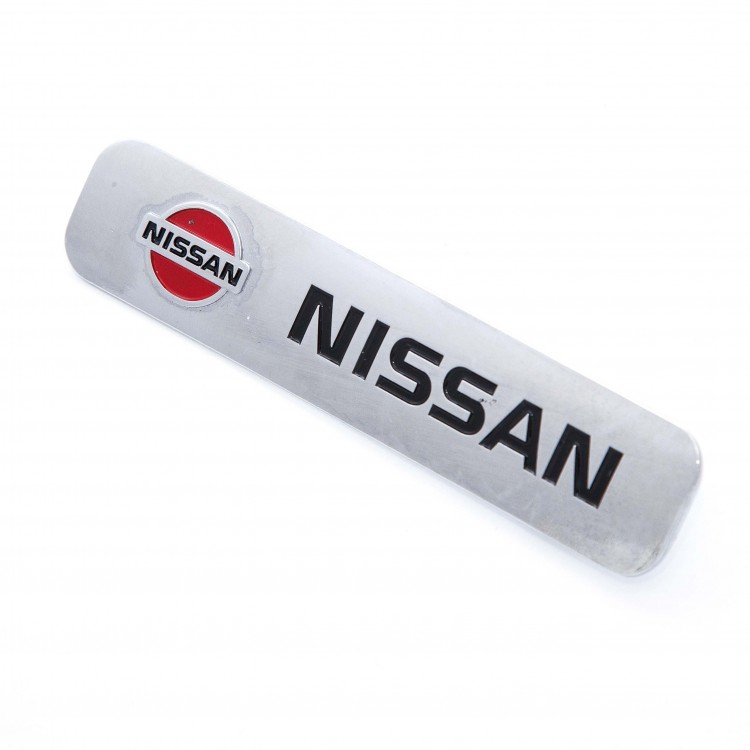 Шильдик Nissan для автоковров и органайзеров большой 